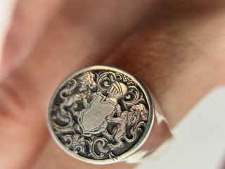 signet ring hand engraving heraldic family crest personalised